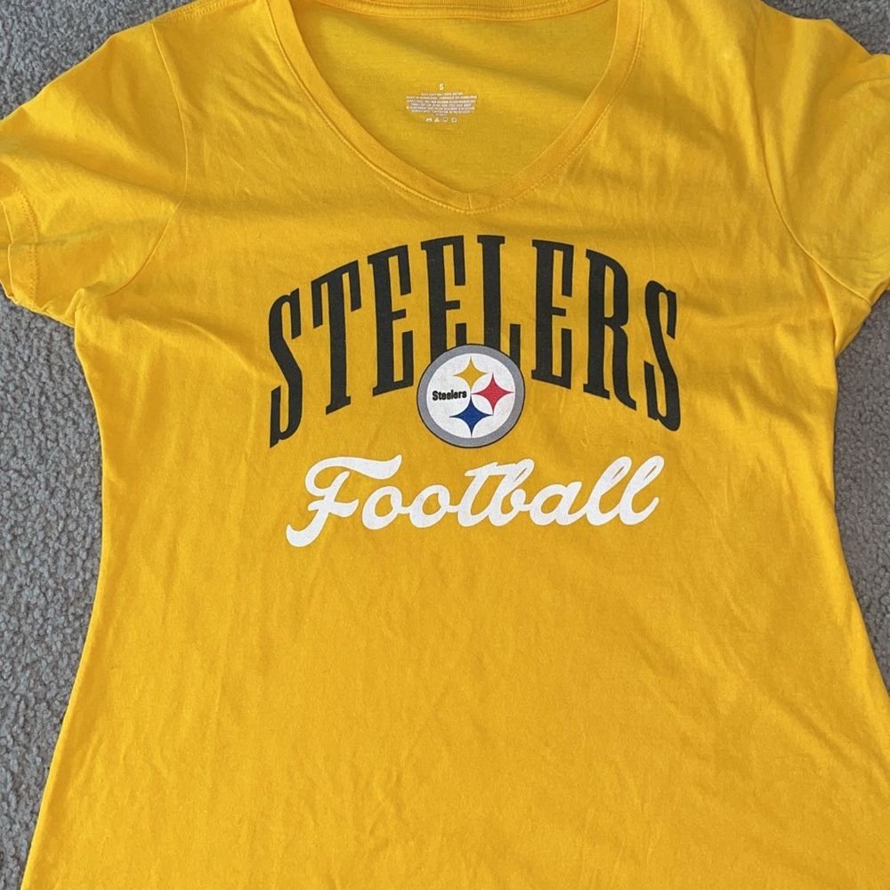 Steelers V neck tee.